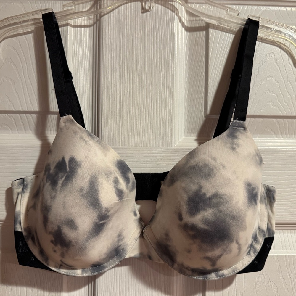 PINK Lightly Lined T-Shirt Bra